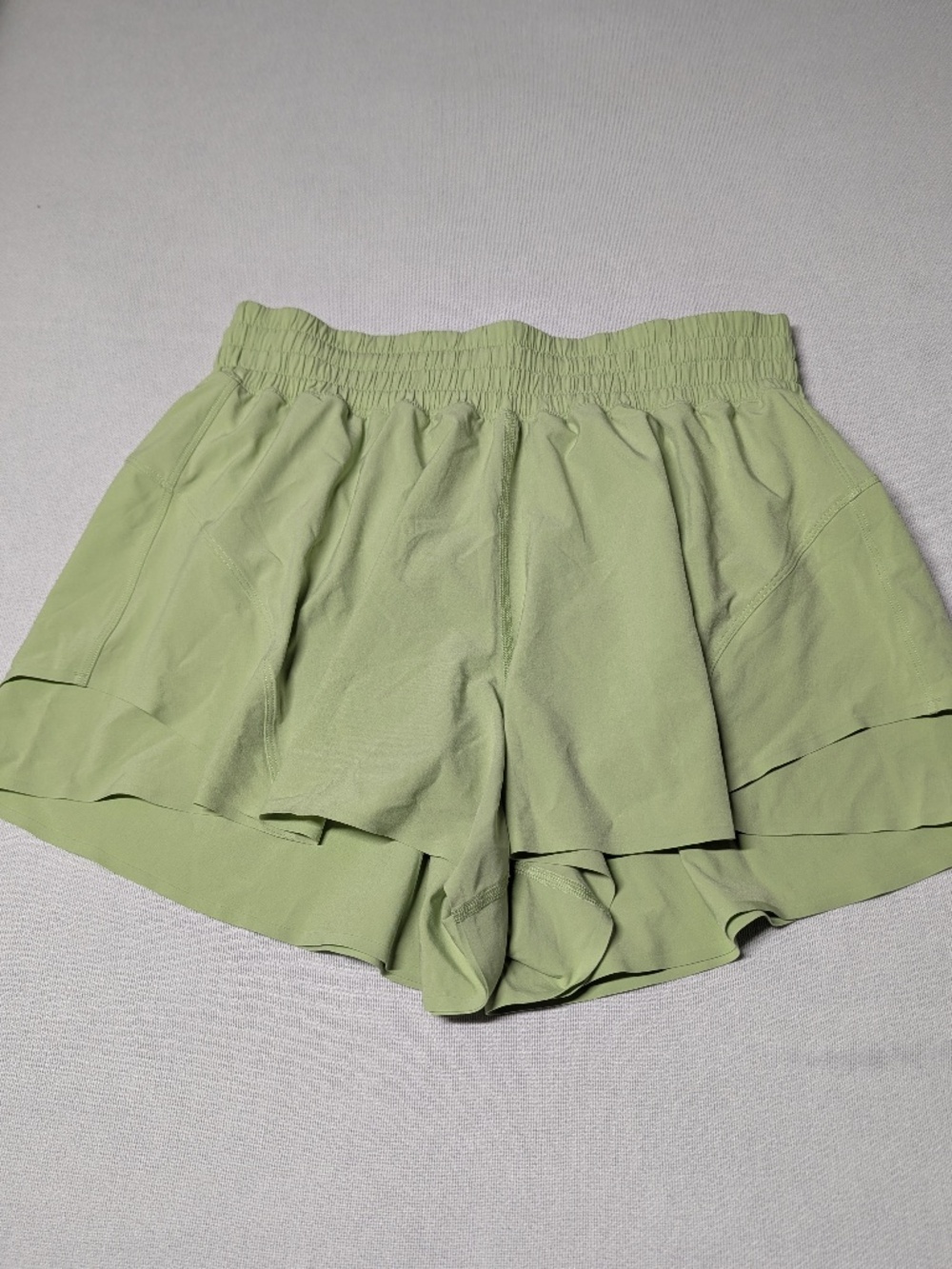 Lululemon Shake It Out High-Rise 2.5" Running Shorts - Size Medium